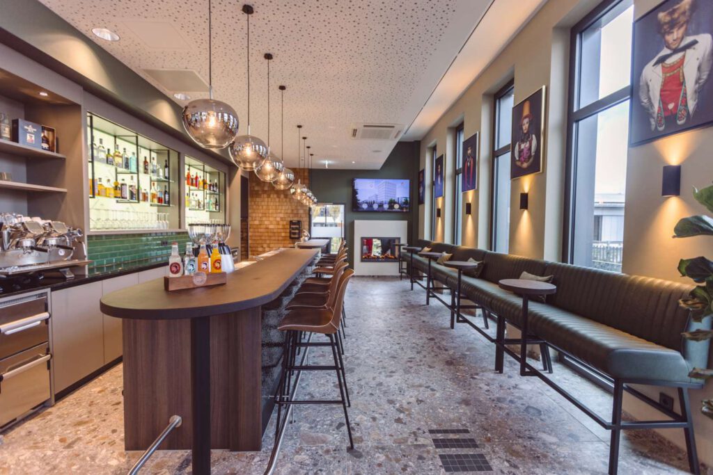 Smoking und Bar (12) Bar 4-Sterne-Hotel Elements Pure