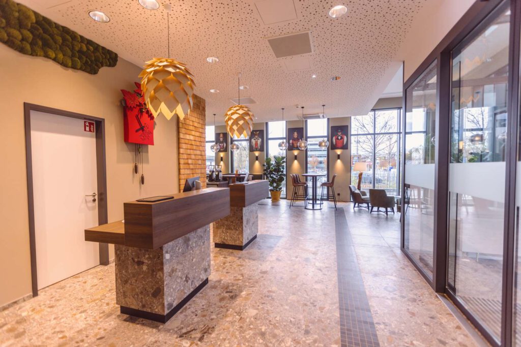 Smoking und Bar (19) Rezeption 4* Hotel Schwarzwald Elements Pure