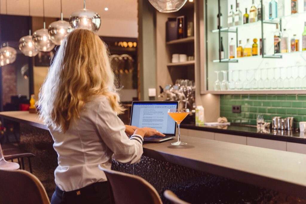 Smoking und Bar (3) Digitale Nomaden willkommen