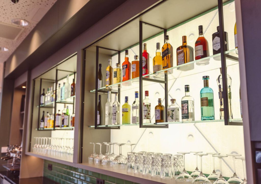 Smoking und Bar (8) Schank Bar