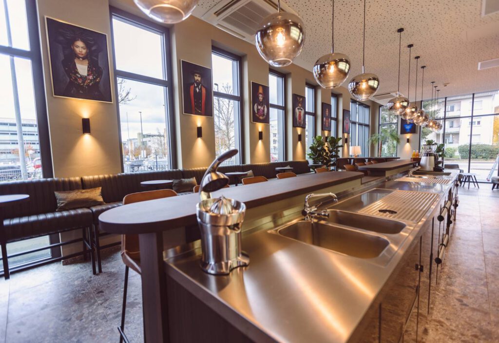 Smoking und Bar (9) Bar und Smoker Lounge im Hotel